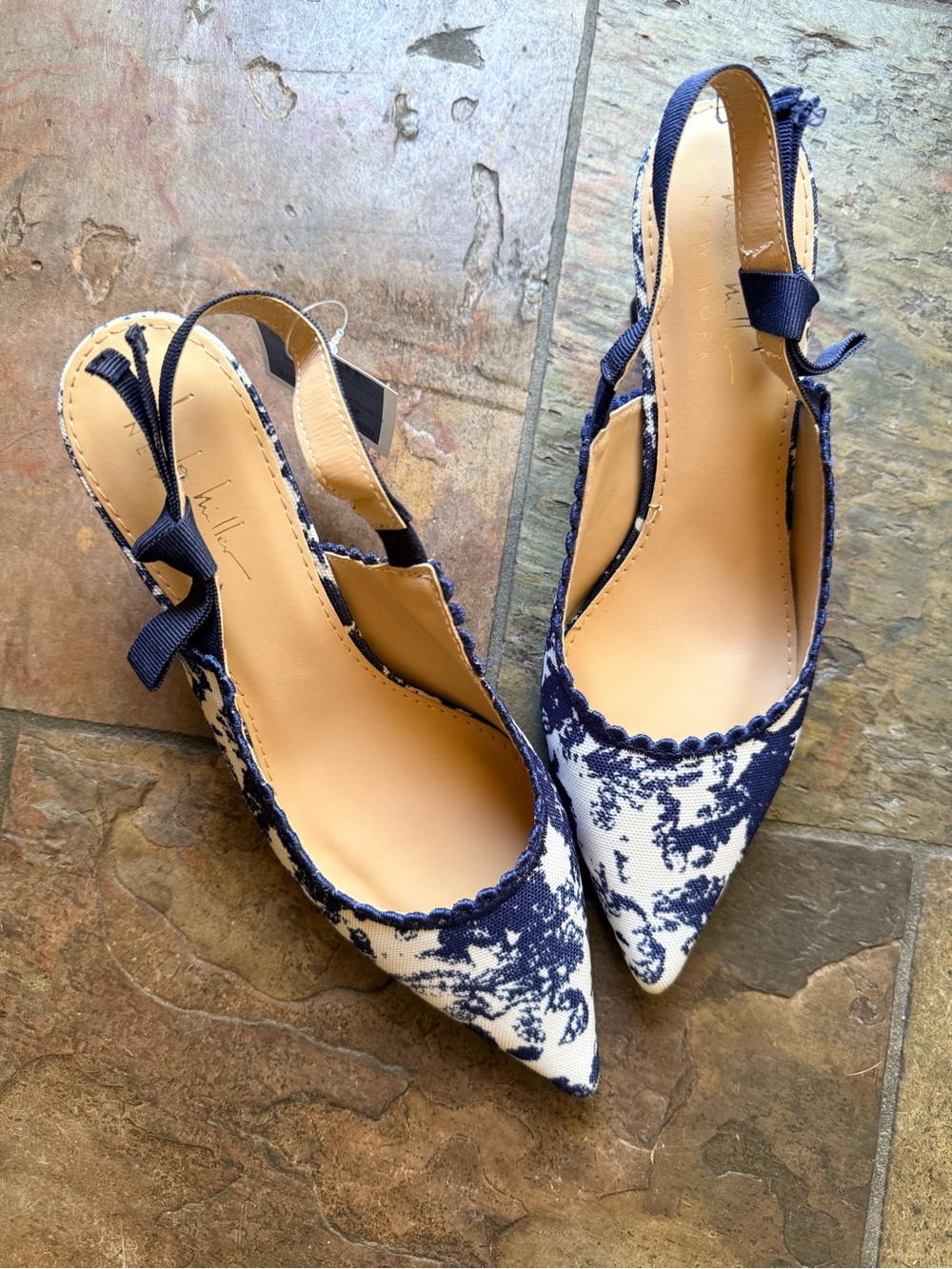 Nicole Miller Women’s Navy & White Slingback Pointed Toe heels Sz. 7.5 NWT